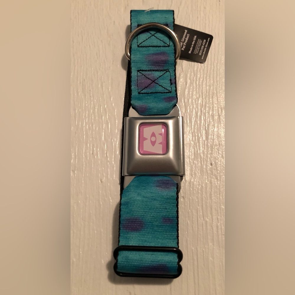 NWT- Unique Seat Belt Buckle Dog Collar and Leash Set. Small